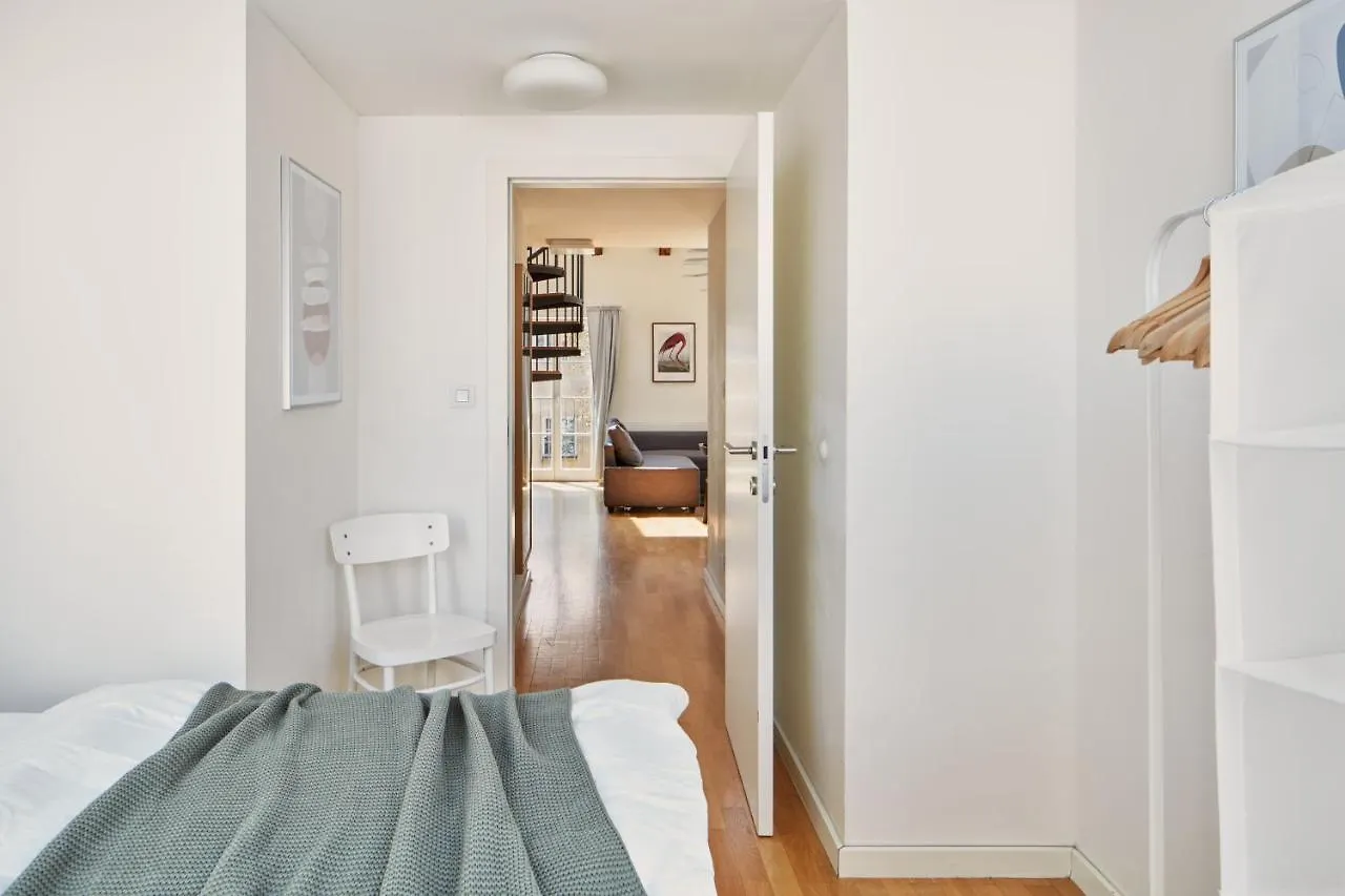 Apartamento Prague Days - 3Bdr Bright Loft - Ac - Best Location In New Town