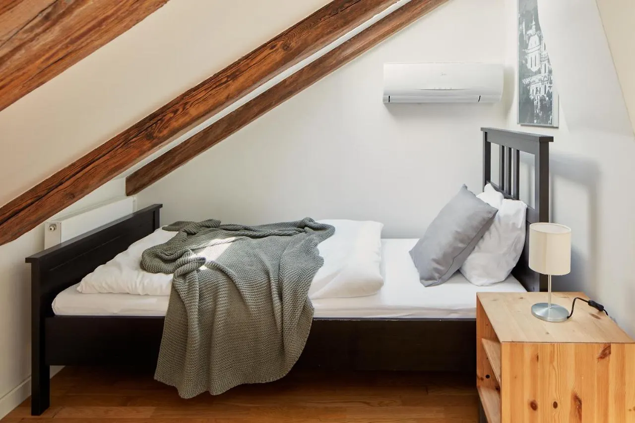 Apartamento Prague Days - 3Bdr Bright Loft - Ac - Best Location In New Town