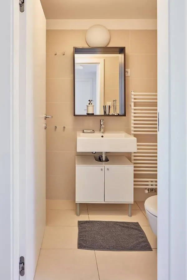 Apartamento Prague Days - 3Bdr Bright Loft - Ac - Best Location In New Town República Checa